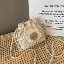 Yogodlns Summer Straw Bucket Krepšys moterims Megztas paplūdimio krepšys Bohemia Small Crossbody Bag Atostogų pečių krepšiai 13x5x15cm smėlis