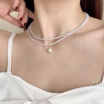 Elegantiškas dirbtinio perlo širdelės karoliai Vintažinė grandinėlė Choker karoliai moterims Asmenybės pakabukas Vestuviniai papuošalai tamsiai mėlyna