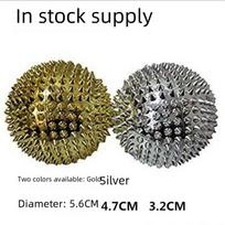 Kompaktiškas ABS magnetinis masažo kamuoliukas rankų fizioterapijai Gold 3.2cm