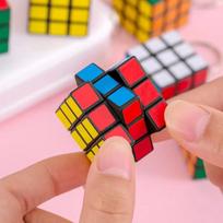 Mini Magijos kubas 3x3cm Raktų pakabukas Juokingas Hiperbolinis Galvosūkis Magijos kubo pakabukai Pakabukas Raktų žiedas Madingi papuošalai Dovana Naujas 1pc