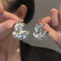 Senior Sense of Glossy Ginkgo Biloba Earrings Female Niche Simple Simple Hundred with Fashion Temperament Earrings Dainty Earrings Daily Wear