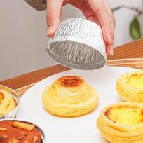 20 vnt. aliuminio folijos keksiukų formelių oro gruzdintuvui, mikrobangų krosnelei, aliuminio folijos indelių, maisto padėklų konteinerių