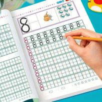 Vaikų anglų kalbos ir skaičių praktikos užduočių rinkinys: Rašymo pagal abėcėlę ir matematikos įgūdžių ugdymas 6–8 metų amžiaus vaikams Alphabets beige