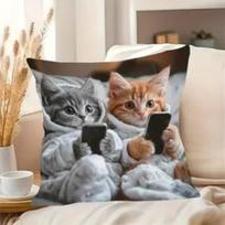 2D spaudos katės pagalvės užvalkalas su telefonu žaidžiančios katės dizainu, trumpaplaukis pliušinis, miela katė, svetainės sofa, dekoratyvinis pagalvės užvalkalas 45 * 45 (excluding pillow core)