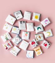 25 dalių mieli animacinių filmų kosmetiniai medvilniniai įklotai: Maža pakuotė makiažo šalinimui ir SPA priežiūrai 5x6cm; 25pcs/pack