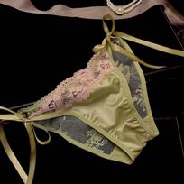 French Satin Lace Side-Tie Low-Rise Butt-Lifting Thongs for Women with Pure Cotton Crotch M (80—120 jin) žalia