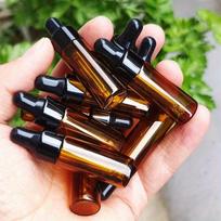 10 vnt. 5 ml gintarinio stiklo lašintuvų buteliukai, mieli eterinių aliejų buteliukai su lašintuvu kvepalams Plastic šviesiai pilka spalva