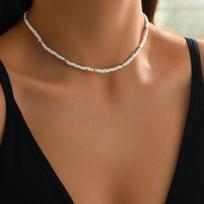 Minimalistinis karoliukų chokeris - Europos ir Amerikos madingas prabangus balta