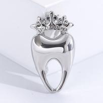 Blucome Crown Tooth Rhinerstone sagės smeigtukai Kūrybiniai dantų odontologų papuošalų priedai Dovanų atvartas dantų ženklelis mergaitėms