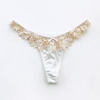 Europietiški ir amerikietiški gundantys nėriniuoti elastiniai spalvoti apatiniai, seksuali perspektyva, moteriški stringai M