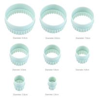 8 vnt. Plastikiniai apvalūs banguoti dvipusiai sausainių pjaustyklės tortų formelės virtuvės sausainių įrankiams 8pcs