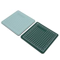 2 vnt. 8x8 cm mini pjaustymo kilimėlio lenta, savaime gyjanti, neslystanti, PVC pagalvėlė, rankdarbių įrankiai