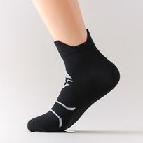 Greitai džiūstančios kojinės vyrams, vasarinės, plonos, sugeriančios prakaitą, dezodoruojančios, pralaidžios orui, skirtos bėgimui ir krepšiniui 1 pair juoda