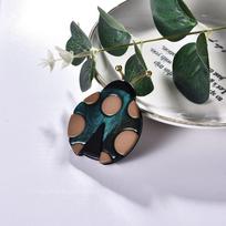 „Blucome New Arrival“ kokybiška akrilo vabzdžių sagė, boružės forma vyrams, moteriški kostiumai, hidžabo segtukai žalia