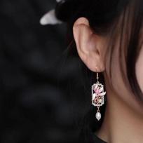 Orchidėjų auskarai: Rožinė ir mėlyna Song dinastijos įkvėpta čongsama, klasikinio aukštos klasės stiliaus. Pink Blue Stud Earrings