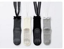 Women's Non-Slip Lace Strap Yoga Pilates Mid-Calf Socks Lace Strap Non-slip šviesiai pilka spalva