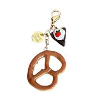 Realistic Chocolate Pretzel Bread Coin Purse Keychain Accessory Bag Pendant For Fashionable Adults And Students 1