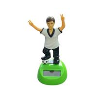 Solar Soccer Swinging Toy for Car Dashboard, Nodding Football Bobblehead, Auto Shake Decoration for Vehicle Office Desk, Sports Fan Gift balta
