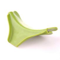 Creative Silicone Liquid Funnel Anti-spill Slip on Pour Soup Spout Funnel for Pots Pans and Bowls and Jars Kitchen Gadget Tools žalia
