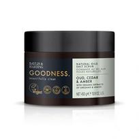 Goodness Oud, Cedar & Amber Natural Oils Salt Scrub Kūno šveitiklis 450g