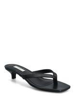 TOTEME - Leather Heeled Flip Flops - Sandalai su kulniukais - Juoda