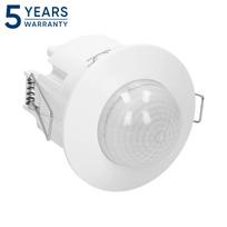 Apsaugos sistemos // Judesio jutikliai // Czujnik ruchu i obecności 360°, IP20, 1200W, do sufitów podwieszanych, 3 sensory, biały