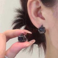High-End Dark Style Rhinestone Square Ear Cuff Earrings - Versatile, Stylish Jewelry for Women