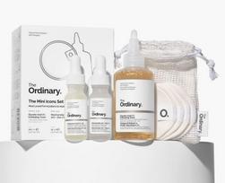 The Ordinary miniatiūrinių herojų produktų trejetas su daugkartinio naudojimo vatos diskeliais, skirtas netolygiam odos tonui skaistinti ir drėkinti „The Mini Icons Set“