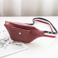 Elegant Multifunctional Sports Bag With Ribbon Shoulder Strap For Active Women raudona