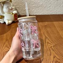 500 ml plastikinis puodelis su kaspinėliu, vandens butelis, formos kaip Masono stiklainis, su dangteliu ir šiaudeliu, skirtas ledinei kavai, sultims, gėrimams, puodelis dovanai onesize