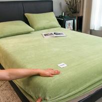 2025 m. naujas lovos užvalkalas flanelinis patalynė, elastinga paklodė, minkšta čiužinio apsauga (Reikalingas pagalvės užvalkalas) Bed sheet (90x200x25cm) tamsiai mėlyna spalva