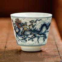1 Pc Chinese Vintage Ceramic Tea Cup Hand-painted Blue and White Dragon Pattern Tea Bowl Handmade Porcelain Teacup Teaware 40ml 5.5x4.8cm  40ml