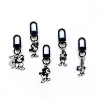 Disney Kawaii Mickey Mouse Keychain Funny Enamel Metal Pendant Keyrings for Backpack Ornament Couple Key Holder Accessories 5pcs black