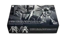 RG Freedom Gundam Deactive Mode Plastic Model Kit Bandai Limited (Real Grade) 1/144 (Premium Edition)