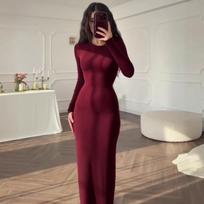 2025 European & American Fitted Long-Sleeve Crew Neck Dress - Autumn Solid Color Women's Fashion M tamsiai raudona spalva