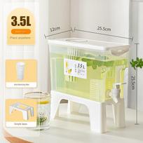 Vandens ąsotis su čiaupu, citrinų sultims, virtuvės gėrimų indai, virdulys, puodas, šalto vandens butelis 3.5L