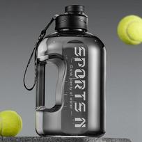 1.7L/2.7L Portable Sports Water Bottle Gym Cycling Cup Large Capacity Water Bottle For Fitness Camping Men Water Kettle 1.7L juoda