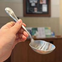 Nerūdijančio plieno apvalus šaukštas tinklelis raudonas auksinis vakarienės ilga rankena maišymo desertiniai šaukštai virtuvės priedams dalykėliai