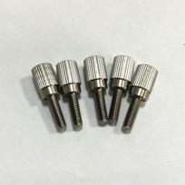 12 mm M4 rievėtas nykščio varžtas, 303 nerūdijančio plieno, 15 mm galvutė, vienas vienetas 15mm