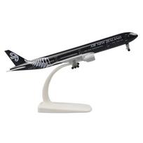 Air NEW ZEALAND Airlines 20cm modelinis lėktuvas Vaikams žaislas B777 777 Airways Metalinis lydinio lėktuvo modelis Diecast lėktuvas Su ratukais juoda