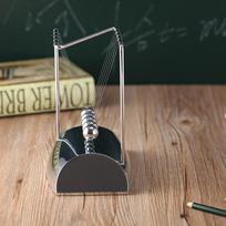 Z Newton Cradle Švytuoklinis rutulys Fizika Mokslas Švytuoklinis Plieninis Balansavimo Stalo dekoras one size