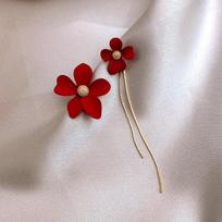 Autumn and Winter High-end Design with Red Flower Earrings, New Trendy, Light Luxury, Simple Temperament, Asymmetrical Tassel Earrings gray