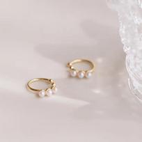 High-End S925 Pearl Ear Cuff: No Piercing Sterling Silver Curved Hook Earring for Women Sterling Silver 925 auksas