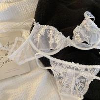 French Floral Lace Ultra-Thin Sexy Lingerie Set - Minimizing & Anti-Sagging Bra Small balta