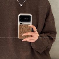 Applicable to Xiaomi Mi 17 mobile phone case niche xiaomi15pro autumn and winter feeling 14 non-collision wood grain cat cute fun xiaomi 17