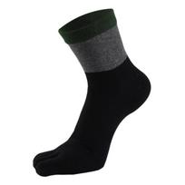 Vyriškos medvilninės kojinės su penkiais pirštais, sugeriančios prakaitą, iki pusės blauzdos, tinkančios visiems sezonams Cotton Men's Socks Size 39-44 juoda