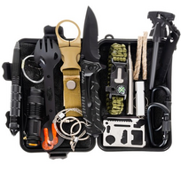 Fusion Accessories Fusion Survival rinkinys 32 in 1 | termo antklodė | peilis | LED lemputė | karabinas