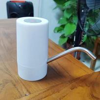 Elektrinis vandens siurblys buteliuotam vandeniui - Automatinis gėrimo aparatas su įkraunamu vandens tiekimu balta
