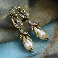 Retro Style Earrings with Floral and Leaf Motif, Pearl and Zirconium, in Antique Bronze Color