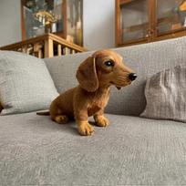 Itin minkštas realistiškas takso pliušinis žaislas, teikiantis paguodžiančią emocinę paramą, su apkabinamu dizainu Brown Dachshund Dog